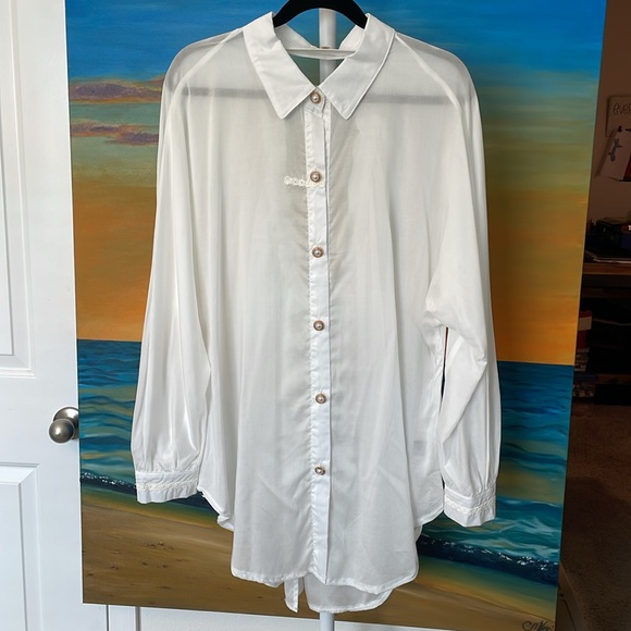 POL White Button Down Tunic Shirt with Long Sleeves and Open Back - Picture 6 of 6